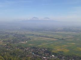 Suguhkan Pemandangan Indah, Watu Tetes Jadikan Tempat Senam Bersama Masyarakat Tancep